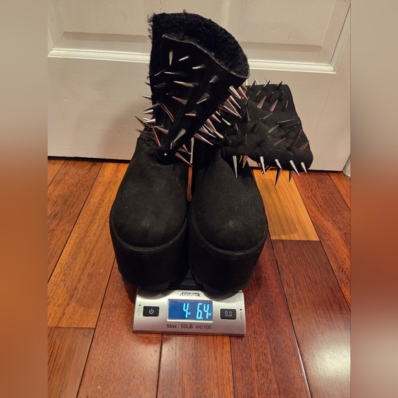 NWOB 🖤 Dolls Kill Thorny Tales Spiked Suede Platform Boots 🖤 Women's 9 - Picture 8 of 8